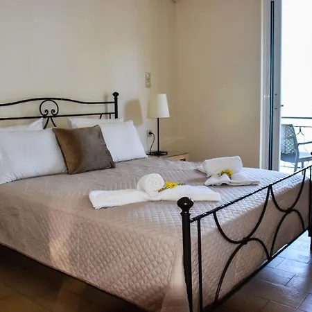 Marina Pansion Hotel *